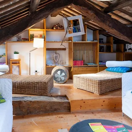 Stop & Sleep On The Hills 法加尼亚