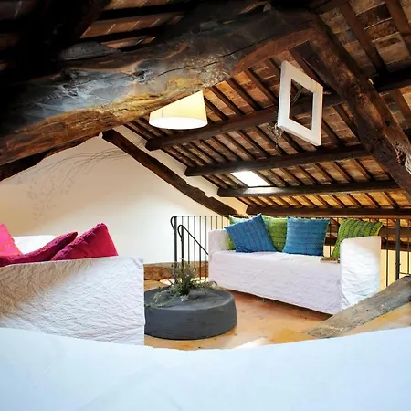 Stop & Sleep On The Hills 法加尼亚