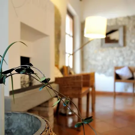 Stop & Sleep On The Hills 住宿加早餐酒店 3*