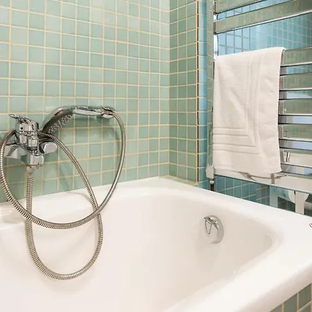 住宿加早餐酒店 Stop & Sleep On The Hills